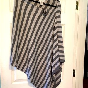 NWT b.Boutique Gray Striped Poncho one size